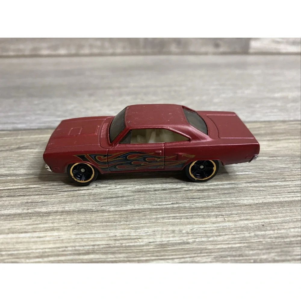 Hot Wheels '70 Plymouth Road Runner Flat Dark Red‎